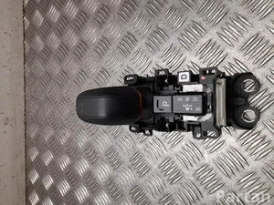 Toyota 75M708 C-HR II (AX20) 2024 Pavarų svirtis Automatinė pavarų dėžė