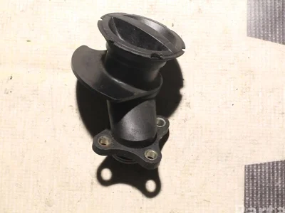 Volvo 31330189 S60 II 2010 Goulotte de remplissage d'huile - Image 1