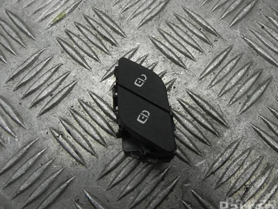 Mercedes-Benz A 247 905 10 01 / A2479051001 GLE (W167) (2019 ...) 2019 Interrupteur de sécurité pour verrouillage central - Image 1