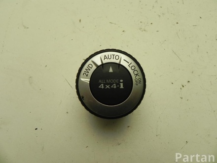 NISSAN 0728B X-TRAIL (T31) 2011 Button for differential lock