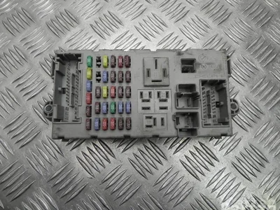 Peugeot 1361296080 BOXER Box 2007 Boîte à fusibles - Image 1