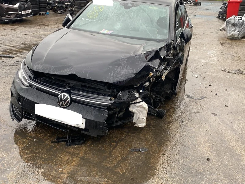 K175 Golf 8 2021 1.5 DFYA + UUF - Photo 2