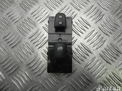 Nissan 358 QASHQAI II (J11, J11_) 2018 Bouton de lève-vitre - Image 1