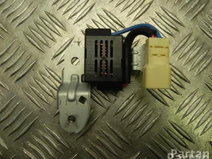 Lexus G927D-48010 / G927D48010 RX (_L1_) 2009 Filtre de suppression