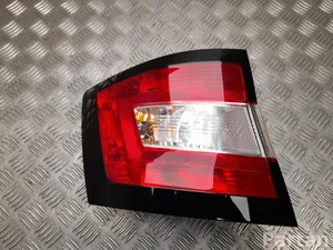 Škoda 6V9 945 095 / 6V9945095 FABIA III Estate (NJ5) 2015 Piloto posterior