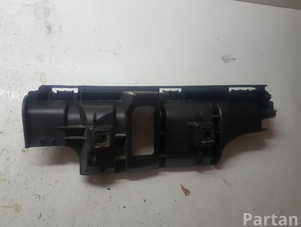 VOLVO 30657218 C30 2007 Bracket for bumper