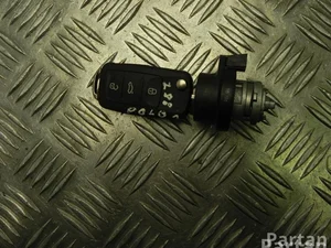 Volkswagen 5K0 837 202 / 5K0837202 POLO (6R, 6C) 2010 cylindre de serrure pour allumage