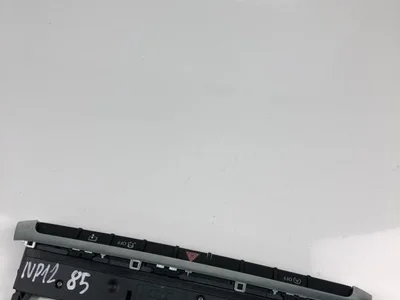 Audi 8V0925301AB A3 (8V1, 8VK) 2016 Éclairage d'urgence / interrupteur de danger - Image 1