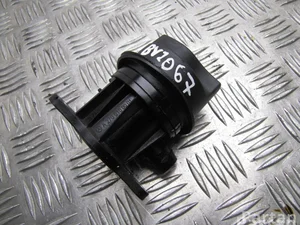 Mercedes-Benz A2700100001 CLA Coupe (C117) 2015 Goulotte de remplissage d'huile