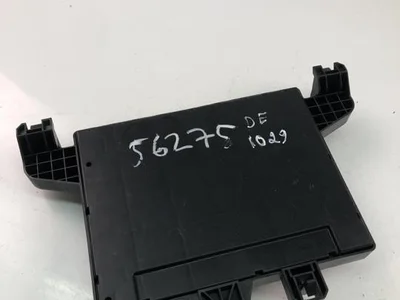 Opel 13302300 ASTRA J 2012 Boîte à fusibles - Image 1