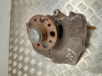 Mercedes-Benz A2183301705 CLS (C218) 2012 Logement de roulement de roue Left Front - Image 1