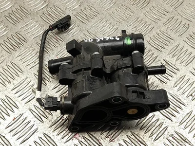 Hyundai Kona II 2023 Boîtier du thermostat - Image 1