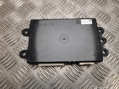 Tesla 1060989-00-C / 106098900C MODEL S 2017 Unité de contrôle de suspension pneumatique - Image 1