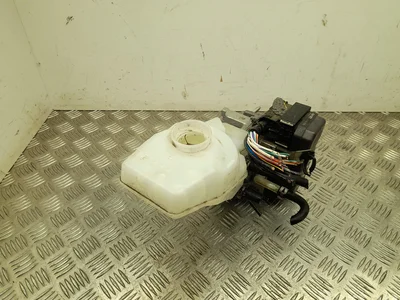 Toyota 47210-10390 / 4721010390 C-HR (_X1_) 2020 Maître-cylindre de frein - Image 1