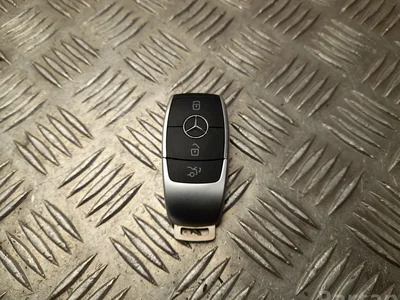 Mercedes-Benz A 177 905 07 03 / A1779050703 CLA X118 (shooting brake) 2020 Clé - Image 1