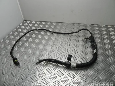 Mercedes-Benz A 205 540 31 03 / A2055403103 C-CLASS (W205) 2015 Fils du compartiment moteur - Image 1