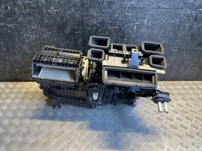 Toyota 87050-02X30, 87010-02130, 063800-2031, 294800-0023 / 8705002X30, 8701002130, 0638002031, 2948000023 COROLLA ( E210) Sedan 2022 Corps de soufflante - Image 1