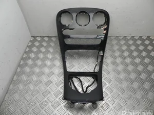 Mercedes-Benz A 205 680 38 05 / A2056803805 C-CLASS (W205) 2015 Support pour la garniture