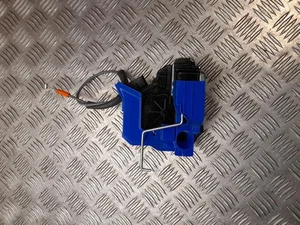 Hyundai 81320-Q0010 / 81320Q0010 Bayon 2022 Serrure de porte Right Front