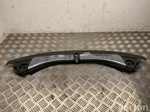 Tesla 1006330-00-E / 100633000E MODEL S 2014 Panelė bagažinės spynos kilpos