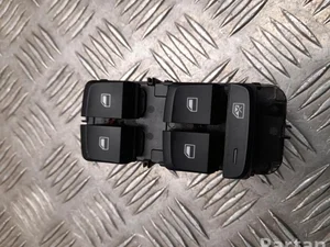 MG 10613982 ZS EV 2022 Bouton de lève-vitre Right Front