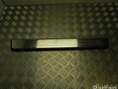 Mercedes-Benz A 231 680 01 35 / A2316800135 SL (R231) 2013 Bordure de seuil de porte - Image 1