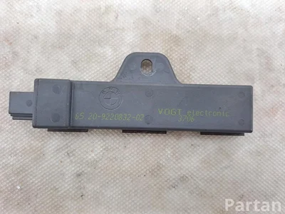 BMW 9220832 X3 (F25) 2011 Antennenverstärker - Bild 1