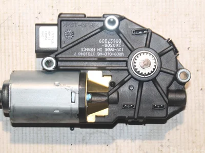 Volvo 1701848 C70 II Convertible 2008 Moteur de toit coulissant - Image 1