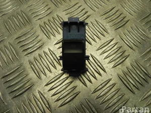 Toyota 84810-0F030 / 848100F030 VERSO (_R2_) 2015 Bouton de lève-vitre