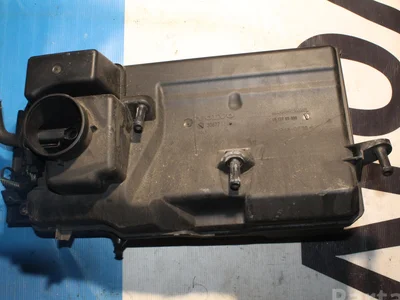 Volvo 30677533 C70 II Convertible 2008 Boîtier de filtre à air - Image 1