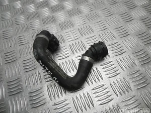 Mercedes-Benz A 222 501 4591 / A2225014591 S-CLASS (W222, V222, X222) 2014 Tuyau de radiateur