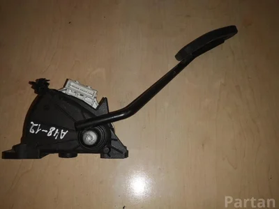 Volvo 30683521 XC90 I 2004 Pédale d'accélérateur - Image 1