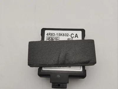 Jaguar 4R8315K602CA XF (X250) 2015 Amplificateur d'antenne - Image 1