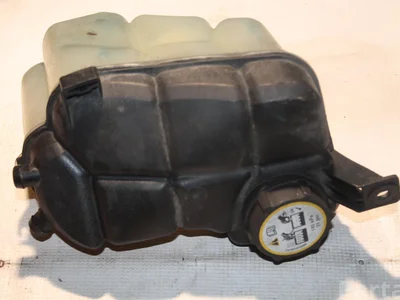 Volvo 6G918K218 V60 2015 Vase d'expansion du liquide de refroidissement - Image 1