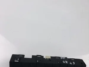 Kia 93575-G5900 / 93575G5900 NIRO 2019 Bouton de lève-vitre Right Front