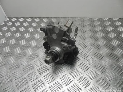 Mercedes-Benz A 651 070 33 01 / A6510703301 E-CLASS Coupe (C207) 2010 Pompe d'alimentation - Image 1