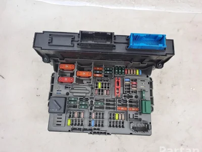 BMW 9119446 3 Convertible (E93) 2011 Boîte à fusibles - Image 1