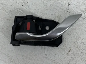 Mazda T8315 3 (BM) 2018 Poignée de porte