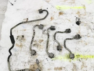 BMW 5 Touring (F11) 2012 Tube de distribution de carburant - Image 1