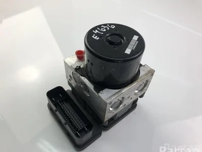 Volvo 285262-58303 / 28526258303 V60 2016 Control unit ABS Hydraulic - Image 1