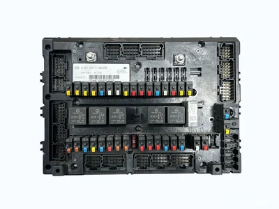 Mercedes-Benz Trucks A0014467158, A0014460558, A0014460258, A0014462458, A0014464858, A0014466858 ACTROS MP4 / MP5 2016 saugiklių blokas/laikiklis SAM Cabin - Paveiksliukas 1