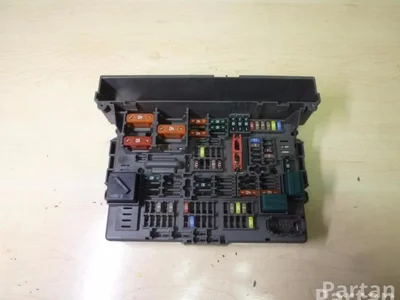 BMW 9119446, 10688710 1 (E81) 2010 Boîte à fusibles - Image 1