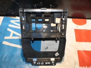 Volvo 30722808 XC90 I 2008 Support pour la garniture