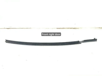 Bentley 36A837480, 36A837480A BENTAYGA 2017 Channel sealing Right Front - Image 1