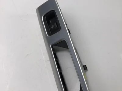 Volvo 8663819 V50 (MW) 2010 Bouton de lève-vitre - Image 1