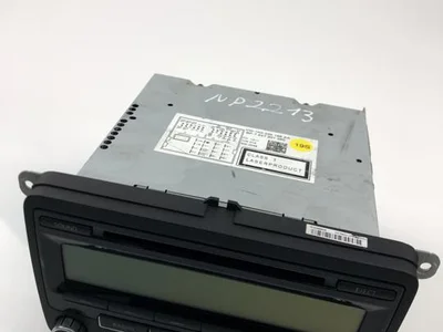 Volkswagen 1K0035186AA GOLF V (1K1) 2008 Radio / lecteur CD - Image 1