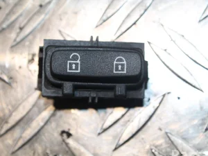Volvo 30710475 XC70 II 2009 Switch, door lock