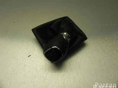 Škoda 2016 SUPERB III (3V3) 2016 Couvercle de levier de vitesses - Image 1