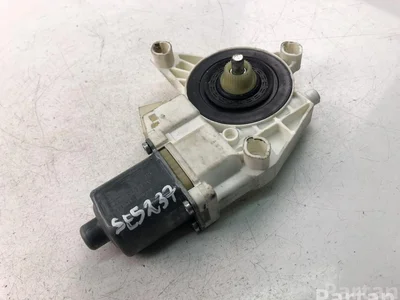 Mercedes-Benz A2048200542 C-CLASS (W204) 2012 Window lifter motor - Image 1