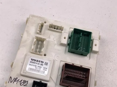 Volvo 32320214AA XC40 2021 Fuse Box - Image 1